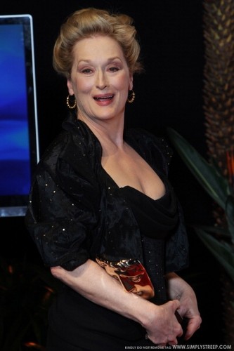  BAFTA Awards - Zeigen [February 12, 2012]