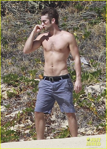  Chace Crawford: Shirtless in Cabo!