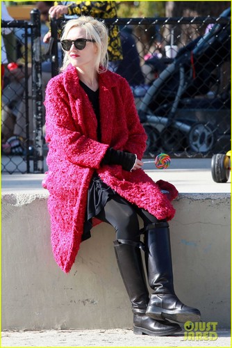  Gwen Stefani Wants 'Fashion-Forward' Customers