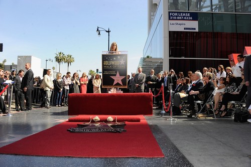  Jennifer Aniston Getting Her estrella On The Hollywood Walk Of Fame [22 February 2012]