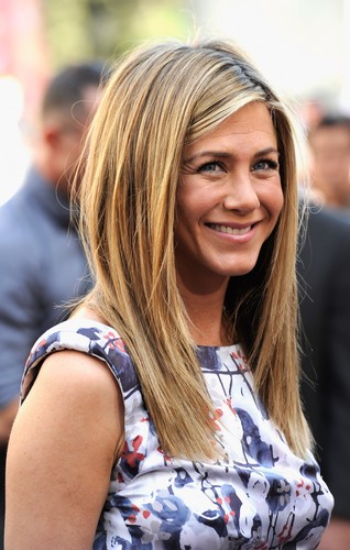  Jennifer Aniston Getting Her nyota On The Hollywood Walk Of Fame [22 February 2012]