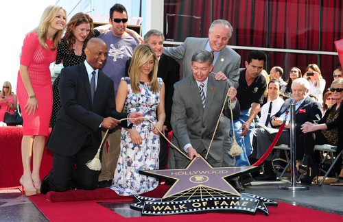  Jennifer Aniston Getting Her estrela On The Hollywood Walk Of Fame [22 February 2012]