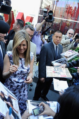  Jennifer Aniston Getting Her ngôi sao On The Hollywood Walk Of Fame [22 February 2012]