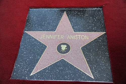  Jennifer Aniston Getting Her तारा, स्टार On The Hollywood Walk Of Fame [22 February 2012]