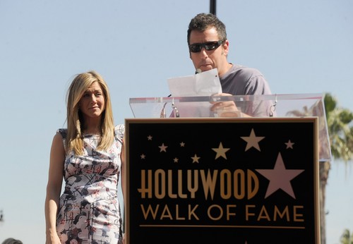  Jennifer Aniston Getting Her bintang On The Hollywood Walk Of Fame [22 February 2012]