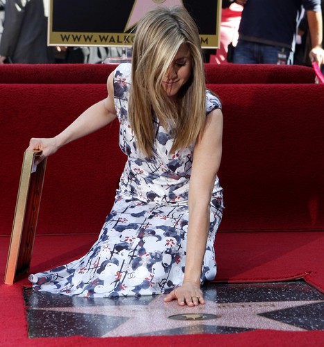  Jennifer Aniston Getting Her 별, 스타 On The Hollywood Walk Of Fame [22 February 2012]