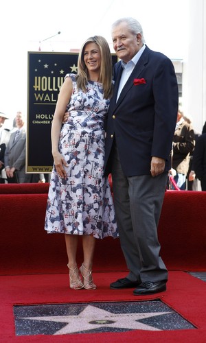  Jennifer Aniston Getting Her étoile, star On The Hollywood Walk Of Fame [22 February 2012]
