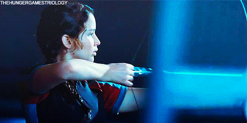  Katniss shoots