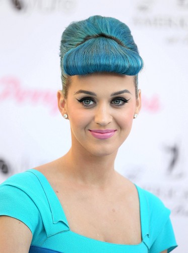 Katy Perry Eyelashes sa pamamagitan ng Eylure [22 February 2012]