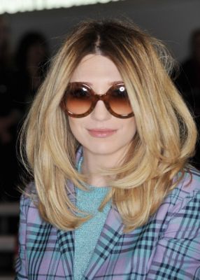  Nicola at the Mark Fast montrer during Londres Fashion Week. [20/02/12]