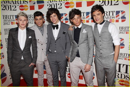  One Direction: 2012 BRIT Awards Winners!