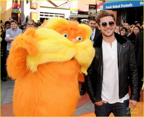  Zac Efron and Taylor 迅速, スウィフト - O Lorax Primiera