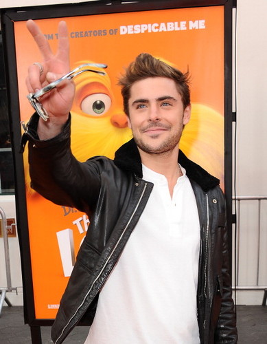  Zac Efron and Taylor 迅速, スウィフト - O Lorax Primiera