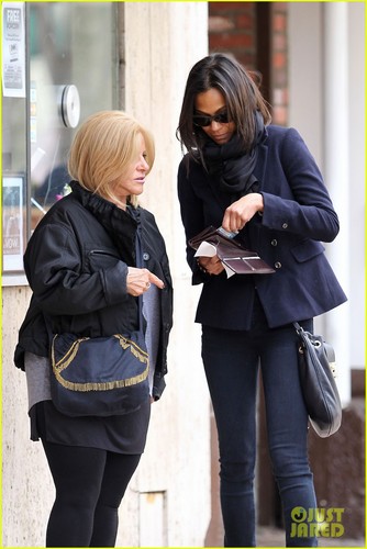  Zoe Saldana: Filem with Bradley Cooper's Mom!