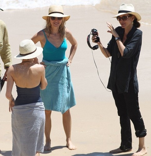  Naomi Watts - On the set of The Grandmothers 2012