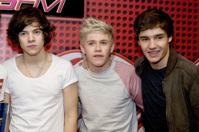  1D at Kiss FM radio in Chicago x