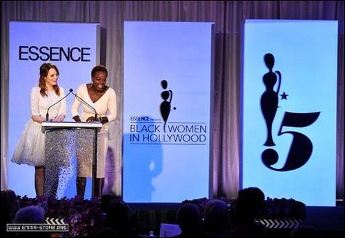  5th Annual ESSENCE Black Women In Hollywood Luncheon - tunjuk