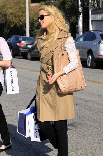  Amber Heard And Girlfriend Shopping In Beverly Hills