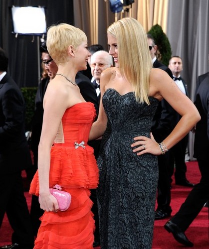  Busy Philipps & Michelle Williams - 84th Annual Academy Awards/red carpet - (26.02.2012)