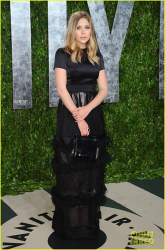  Elizabeth Olsen - Vanity Fair Oscar Party!