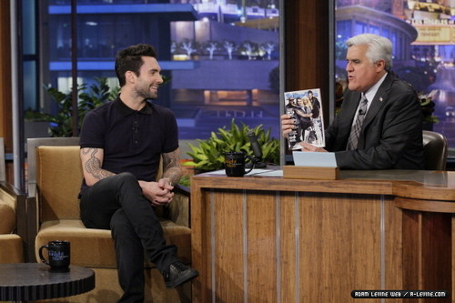  February 24: The Tonight tampil with jay Leno