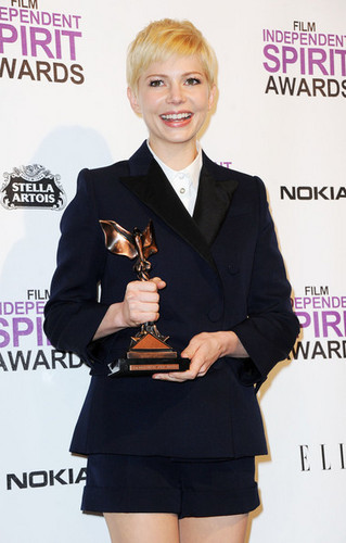  Michelle Williams - Independent Spirit Awards/Press Room - (25.02.2012)