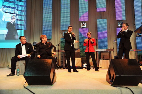  Neil and David Singing @ Elton John AIDS Foundation