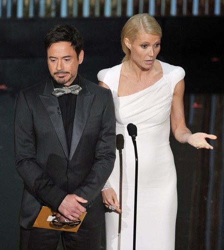  Robert Downey Jr. & Gwyneth Paltrow Presenting @ the 2012 Academy Awards