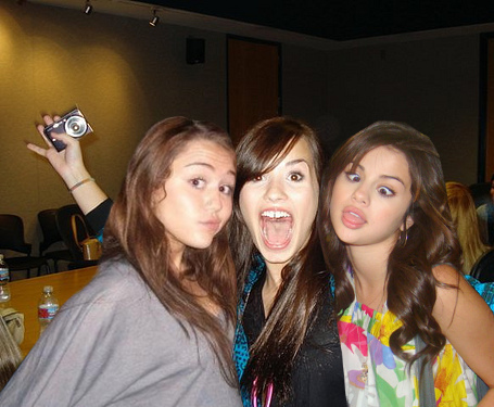  Sel With Friends<3