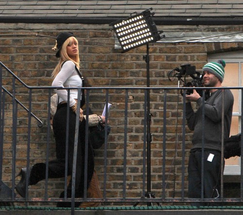  Spotted On A Set In ロンドン [24 February 2012]