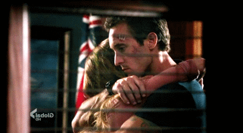 Steve and Lori hug 2x16
