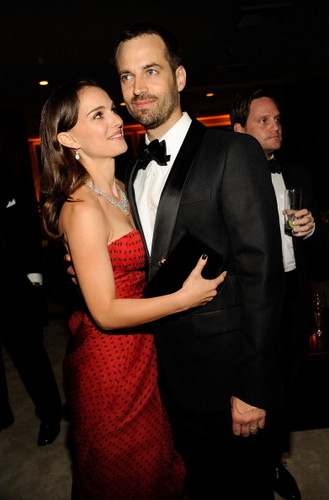  Attending the 2012 Vanity Fair Oscar Party at Sunset Tower in West Hollywood (February 26th 2012)
