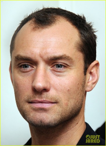  Jude Law: Peace One Day's Global Truce Launch!