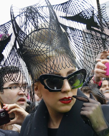  Lady Gaga arrived at Harvard universiteit