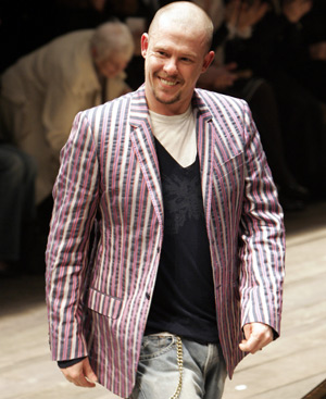  Lee Alexander McQueen(17 March 1969 – 11 February 2010