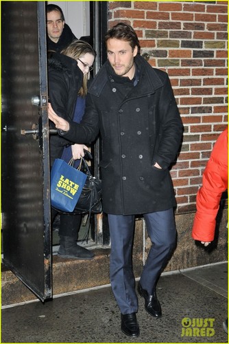  Taylor Kitsch: 'Late mostrar With David Letterman' Visit!