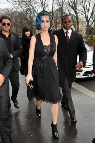  “Chanel” Fashion tampil in Paris [6 March 2012]
