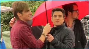  Is it wet, Kendall and Logan?