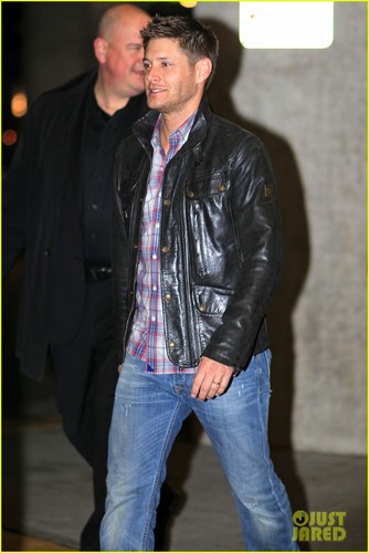  Jared Padalecki and Jensen Ackles arrive at the airport