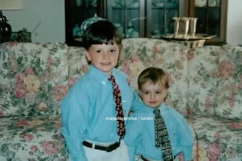  Josh Hutcherson with his brother Connor
