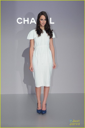  Kaya Scodelario: Chanel Showstopper