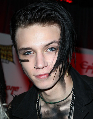  <3<3<3>3Andy<3<3<3<3