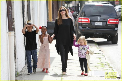  Angelina Jolie: New Orleans with the Family