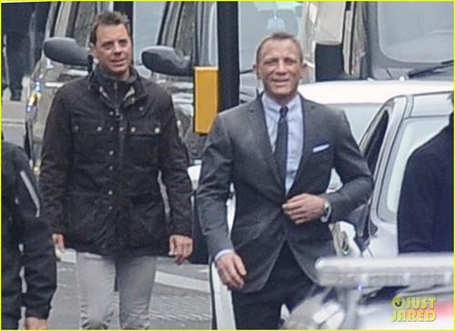  Daniel Craig & Javier Bardem: 'Skyfall' Set