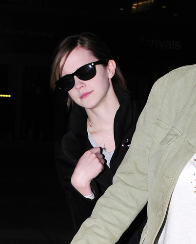  Emma at LAX Airport - March 8, 2012 - HQ