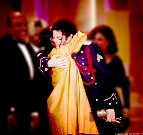  I dream about this kind of hug...♥