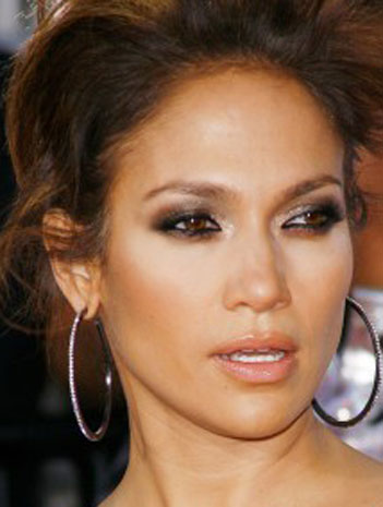  Jennifer Lopez smokey eye makeup
