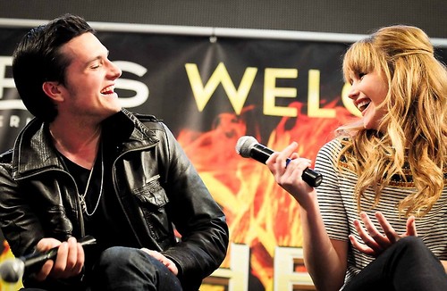  Josh and Jen at the Mall Tour in Minneapolis