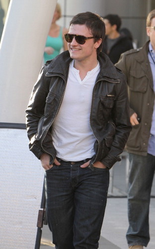 Josh at The Hunger Games LA 'The Hob' پرستار Event