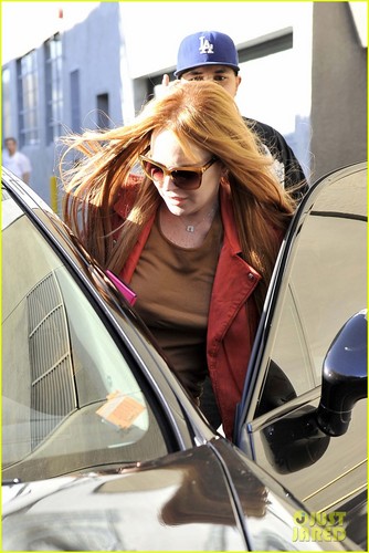  Lindsay Lohan Debuts New Red Hair